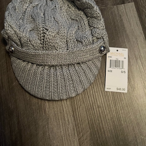 Gray Michael Kors Scarf and Hat set NWT - Picture 6 of 6